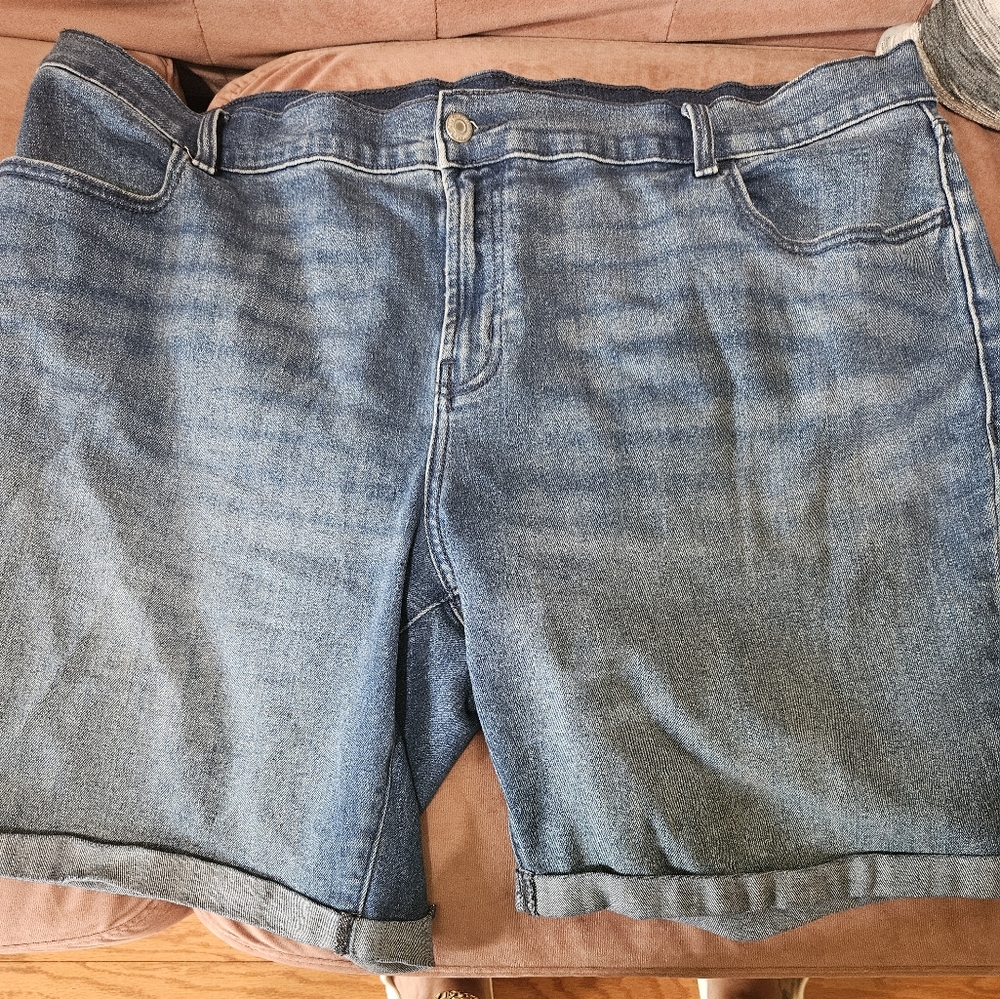 Blue Mid-Rise Jeans
